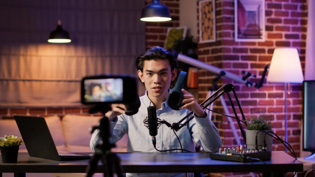 YouTube vs TikTok: Siapa yang Akan Menguasai Konten Video?